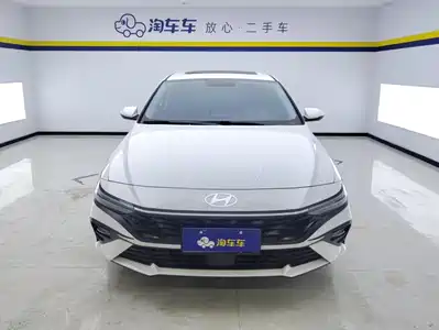 Hyundai Elantra 2025