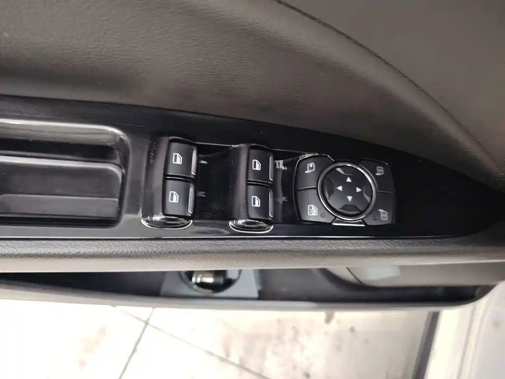 Ford Mondeo 2016 — фото 15