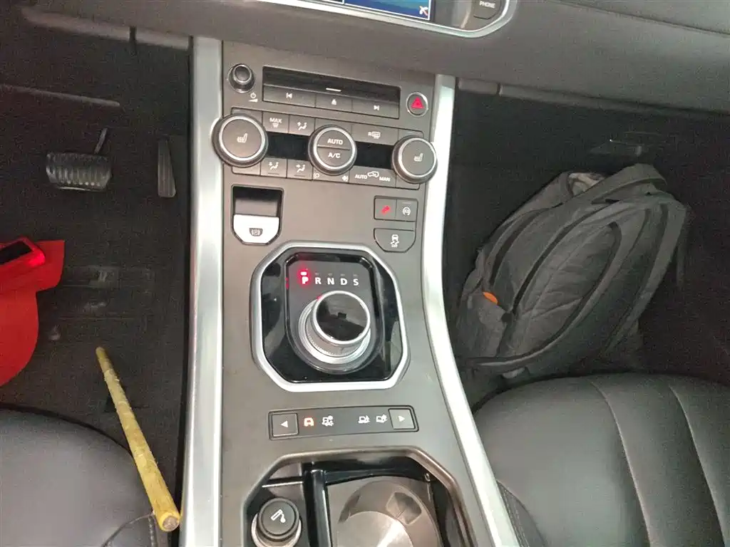 Land Rover Evoque 2015 — фото 10
