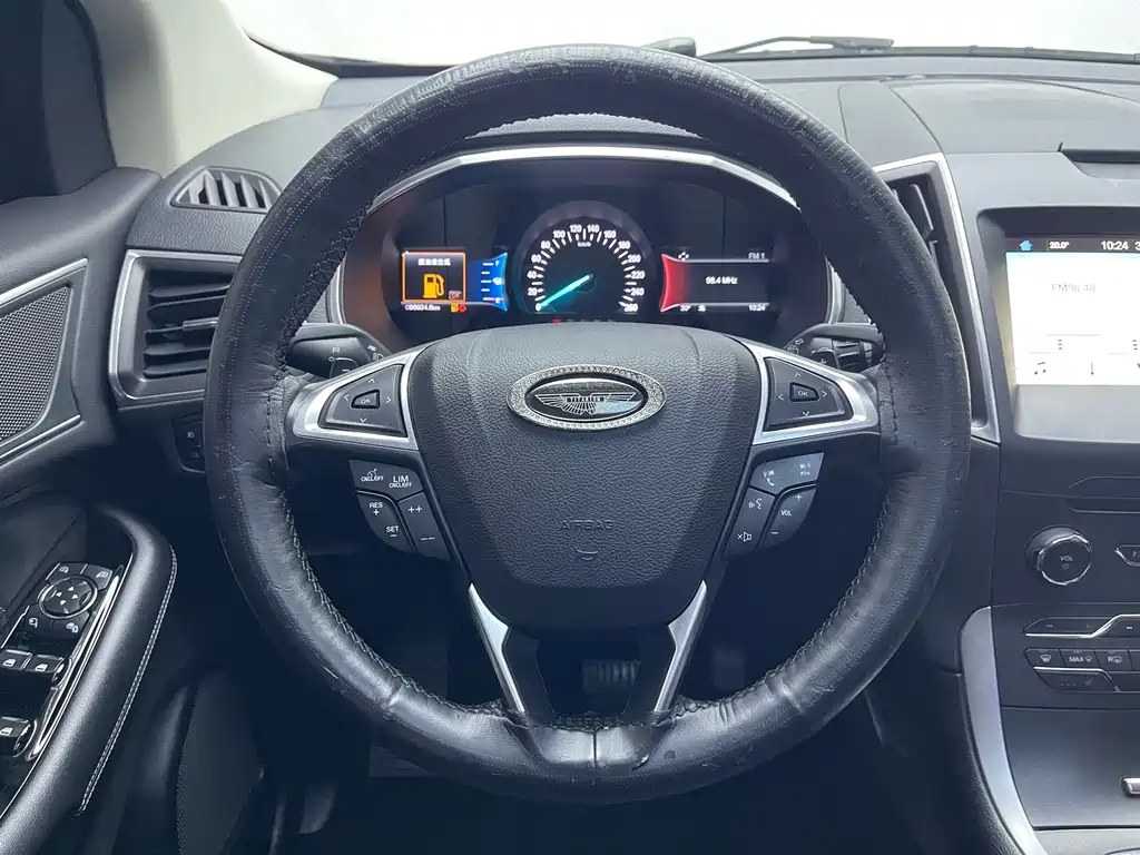Ford Edge 2017 — фото 15