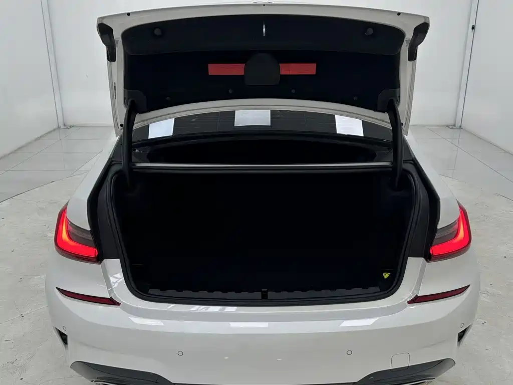 BMW 3 Series 2022 — фото 15