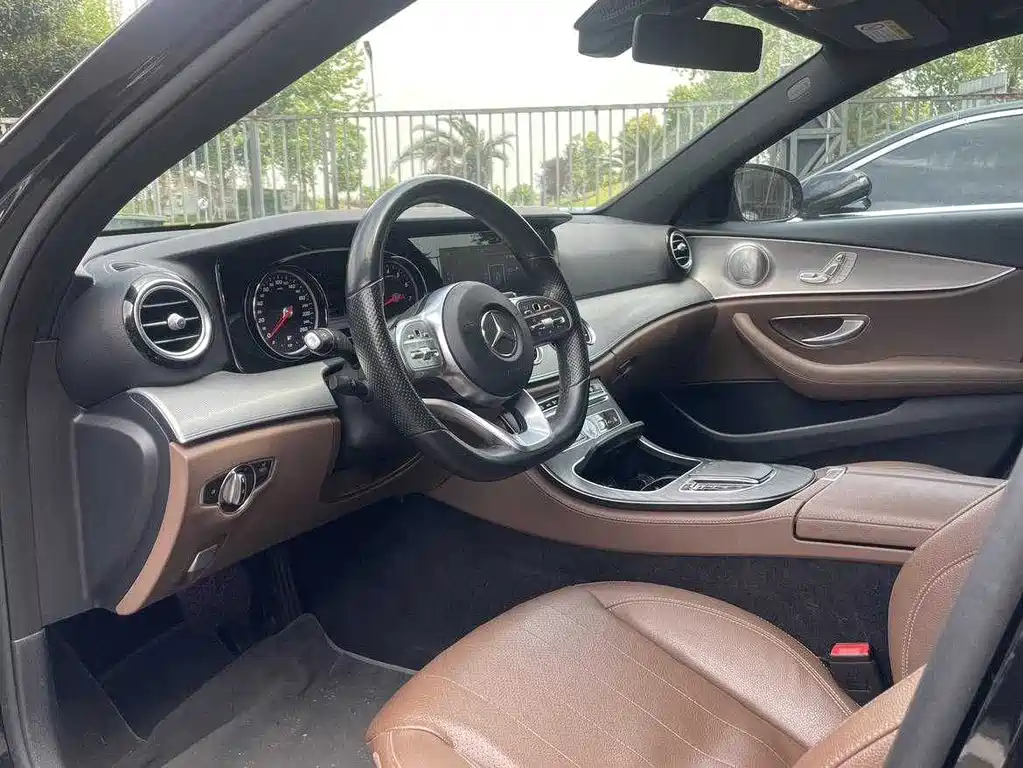 Mercedes-Benz E-Class 2018 — фото 10
