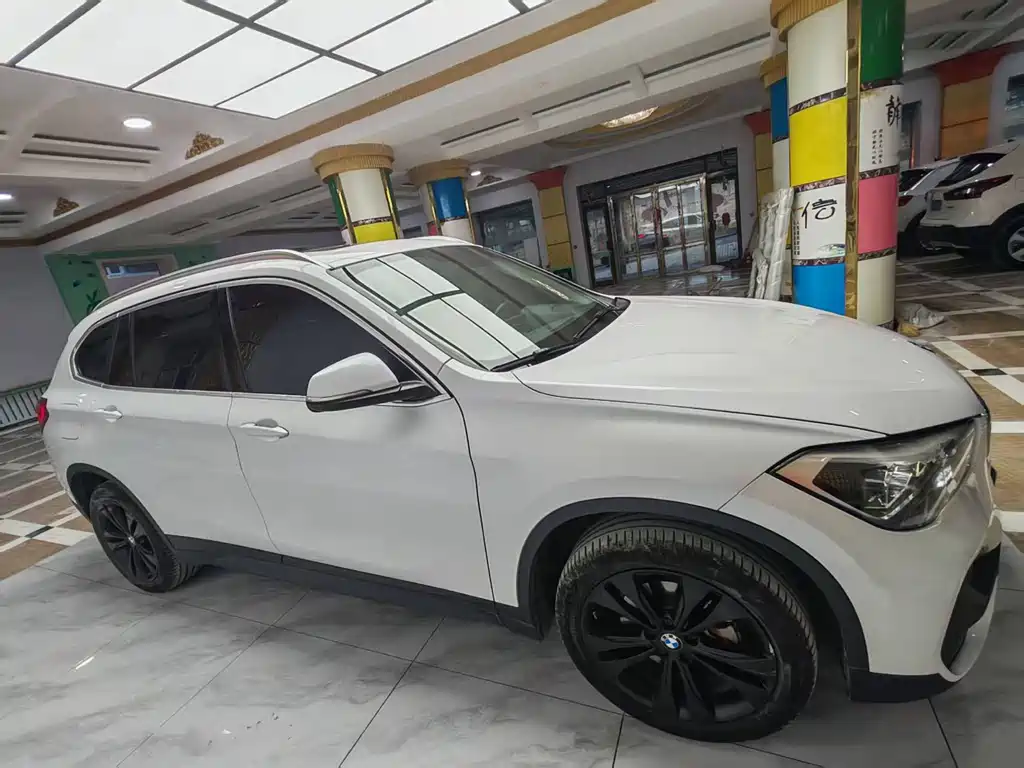 BMW X1 2022 — фото 5