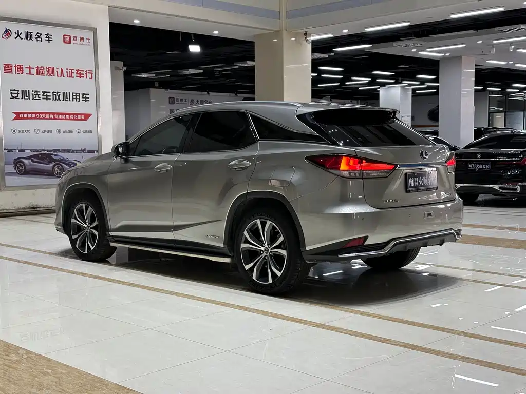 Lexus RX 2022 — фото 8