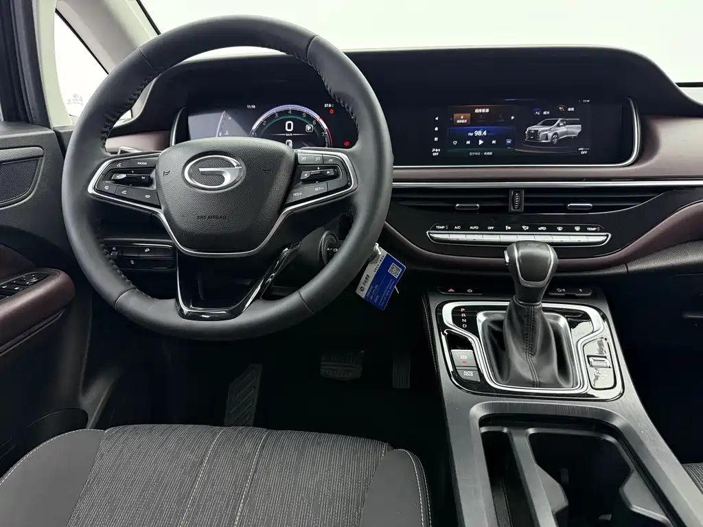 GAC Motor Trumpchi M6 2023 — фото 15