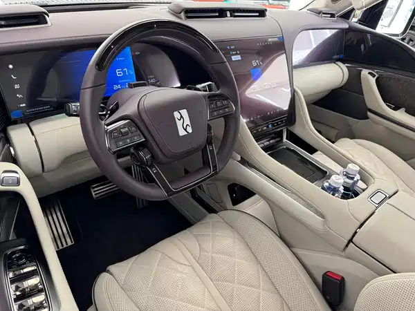 Yangwang U8 2026
