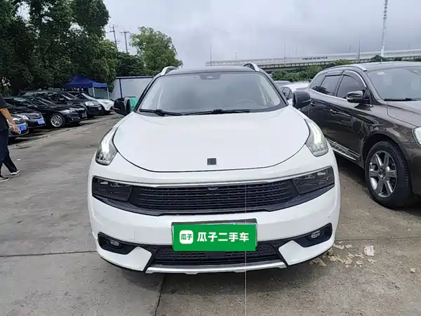 Lynk & Co 01 EM-P 2019