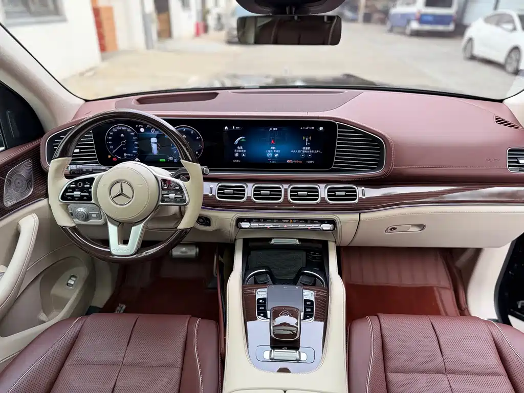 Mercedes-Benz Maybach GLS 2022 — фото 10
