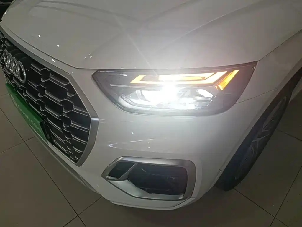 Audi Q5L 2021 — фото 24