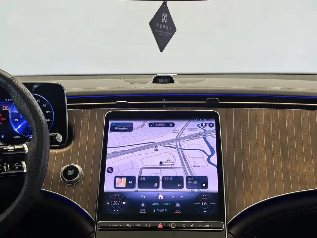 Mercedes-Benz EQE SUV 2025 — фото 15