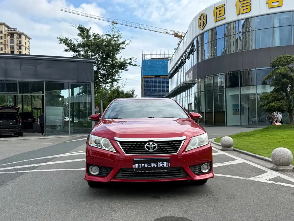 Toyota Camry 2014 — фото 2