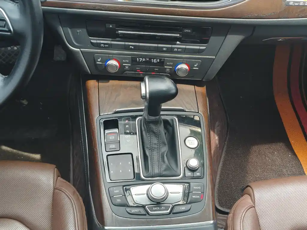 Audi A6L 2015 — фото 16