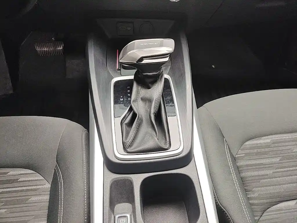 Chevrolet Monza 2023 — фото 14
