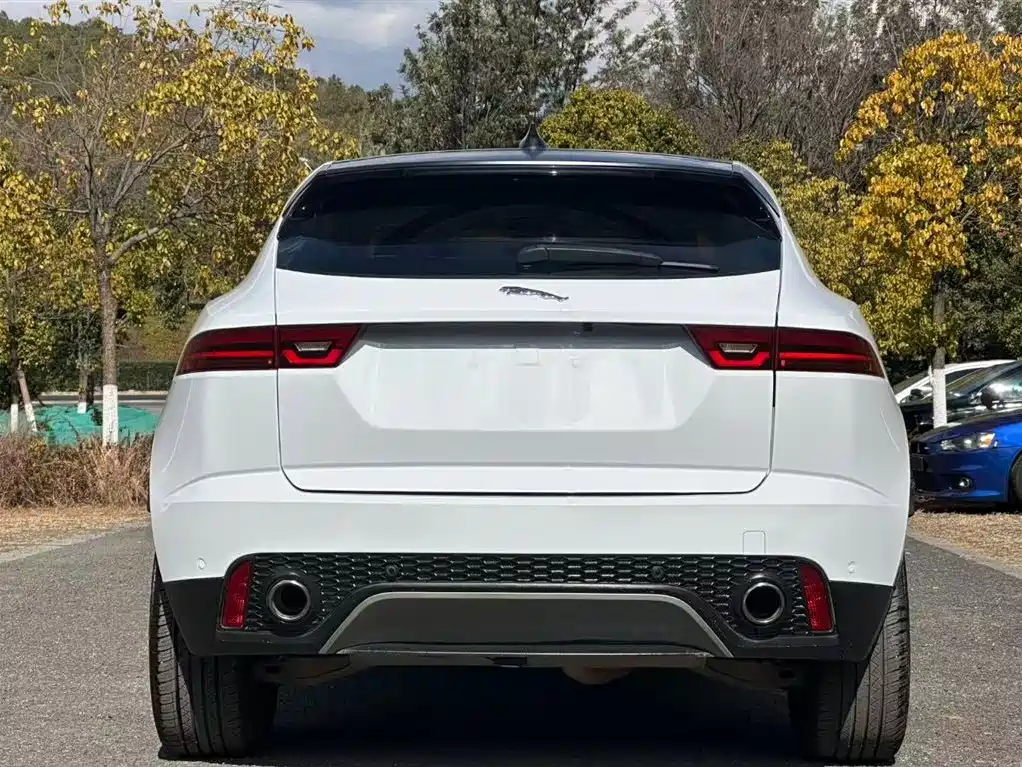 Jaguar E-PACE 2019 — фото 8