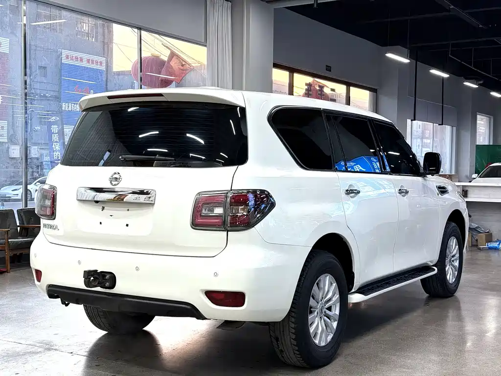 Nissan Patrol 2018 — фото 16
