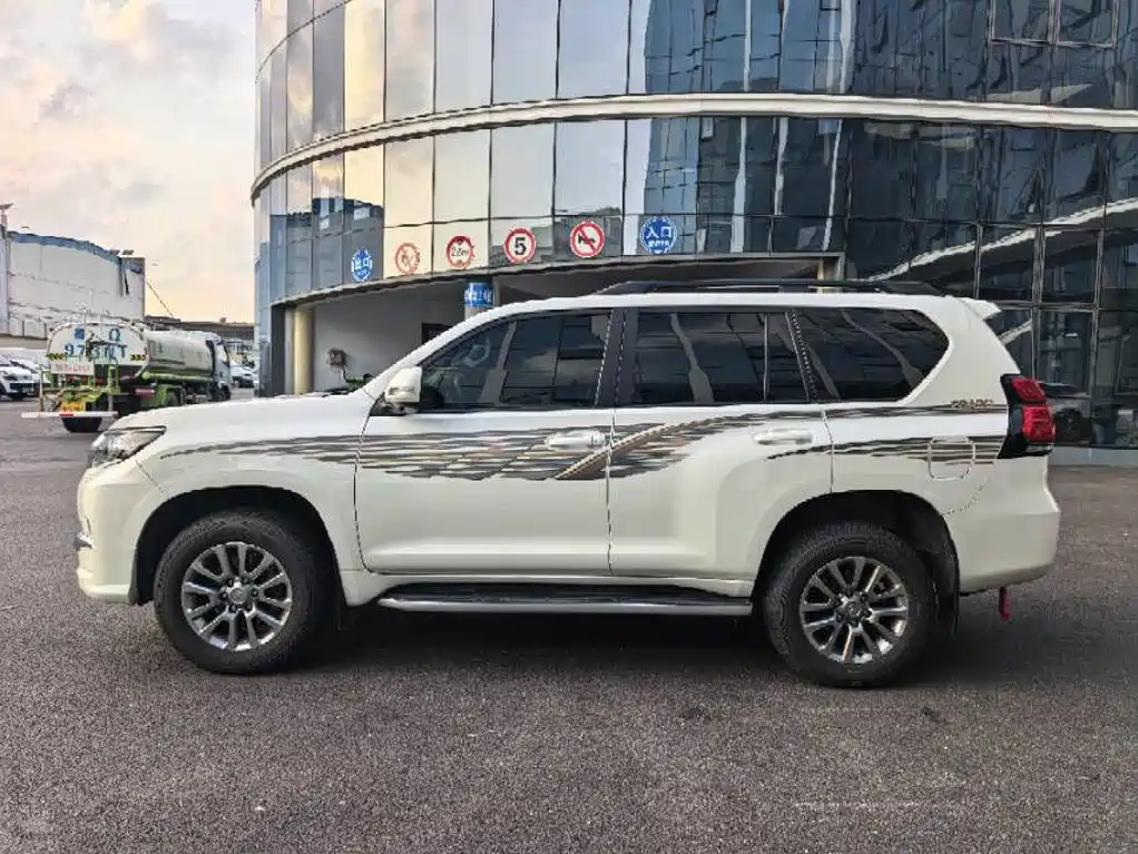 Toyota Prado 2019 — фото 3