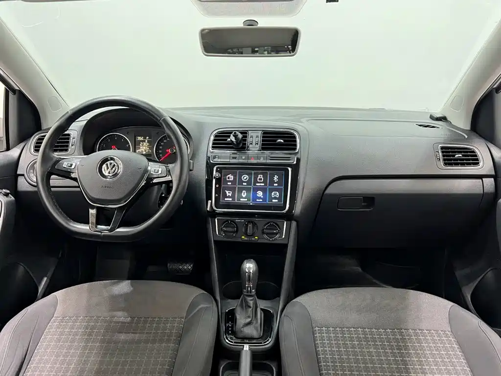 Volkswagen Polo 2019 — фото 14