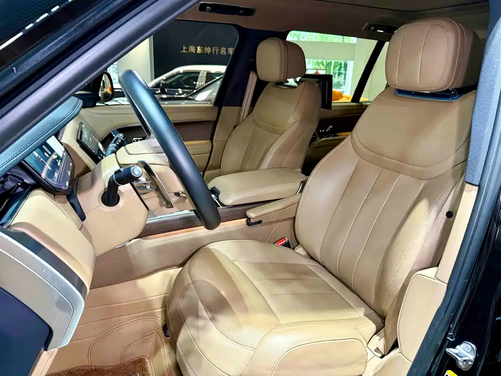 Land Rover Range Rover 2024 — фото 17