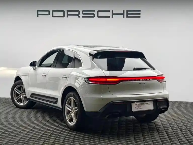 Porsche Macan 2023 — фото 6