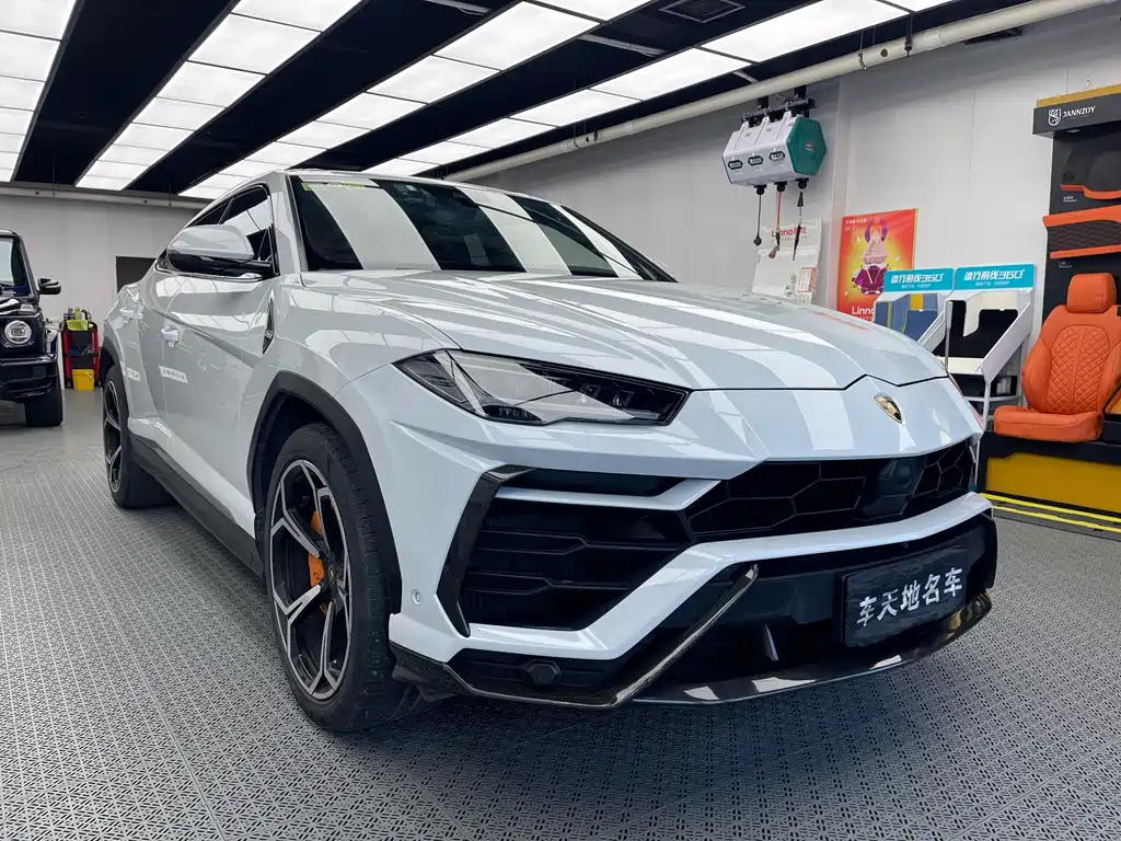 Lamborghini Urus 2021 — фото 1