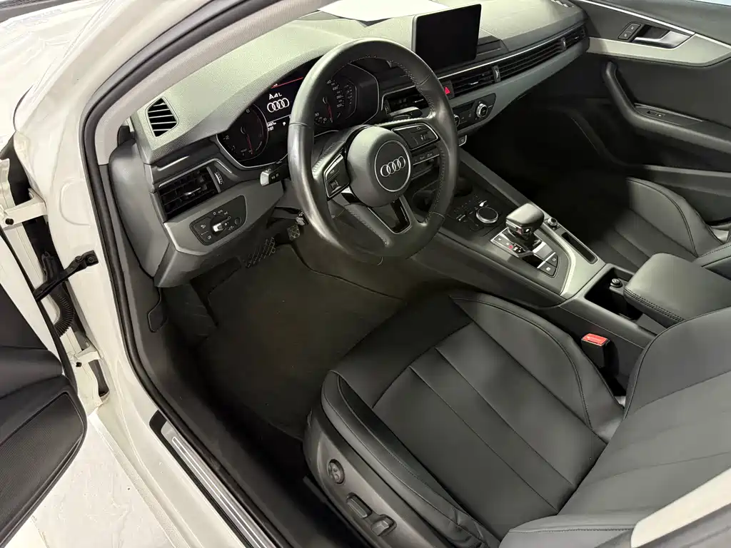 Audi A4L 2019
