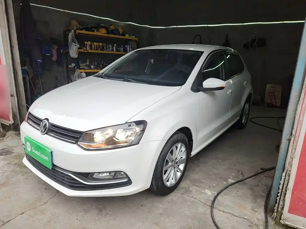 Volkswagen Polo 2015 — фото 1