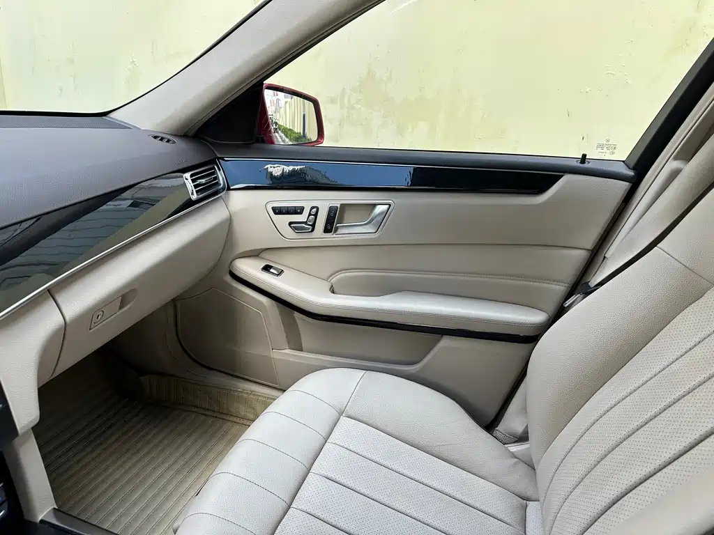 Mercedes-Benz E-Class 2015 — фото 17