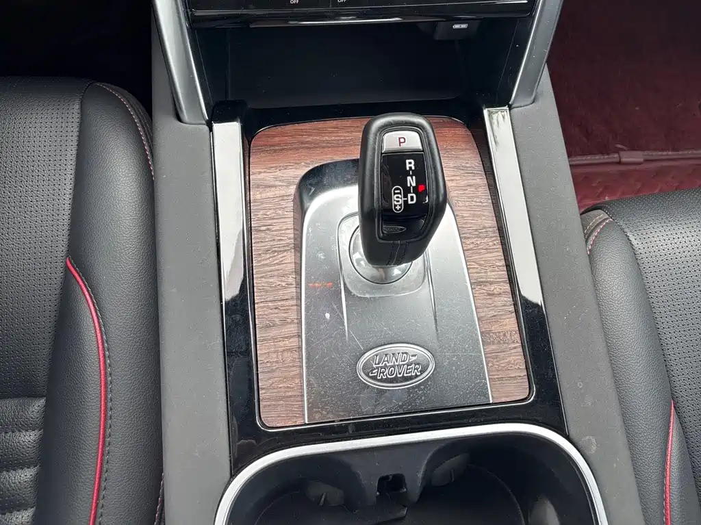 Land Rover Discovery Sport 2021 — фото 12