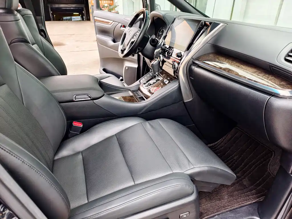 Toyota Vellfire 2021 — фото 22