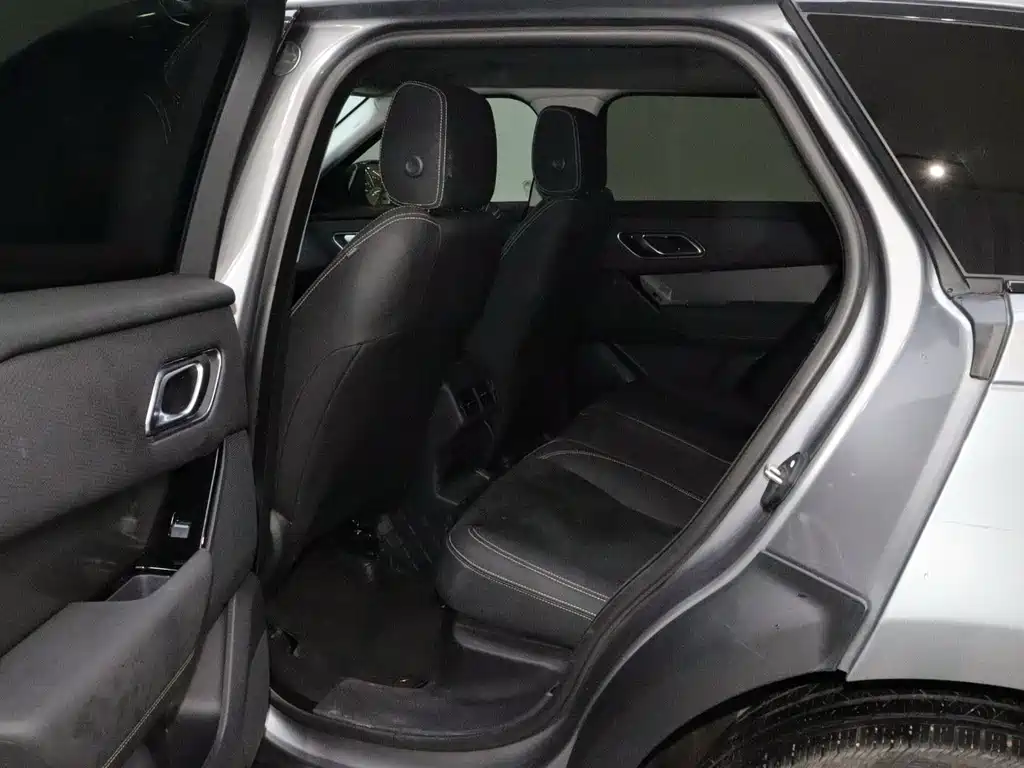 Land Rover Range Rover Velar 2023 — фото 12