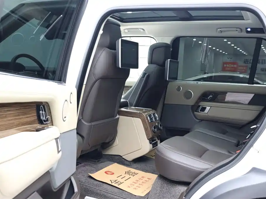 Land Rover Range Rover 2020 — фото 19