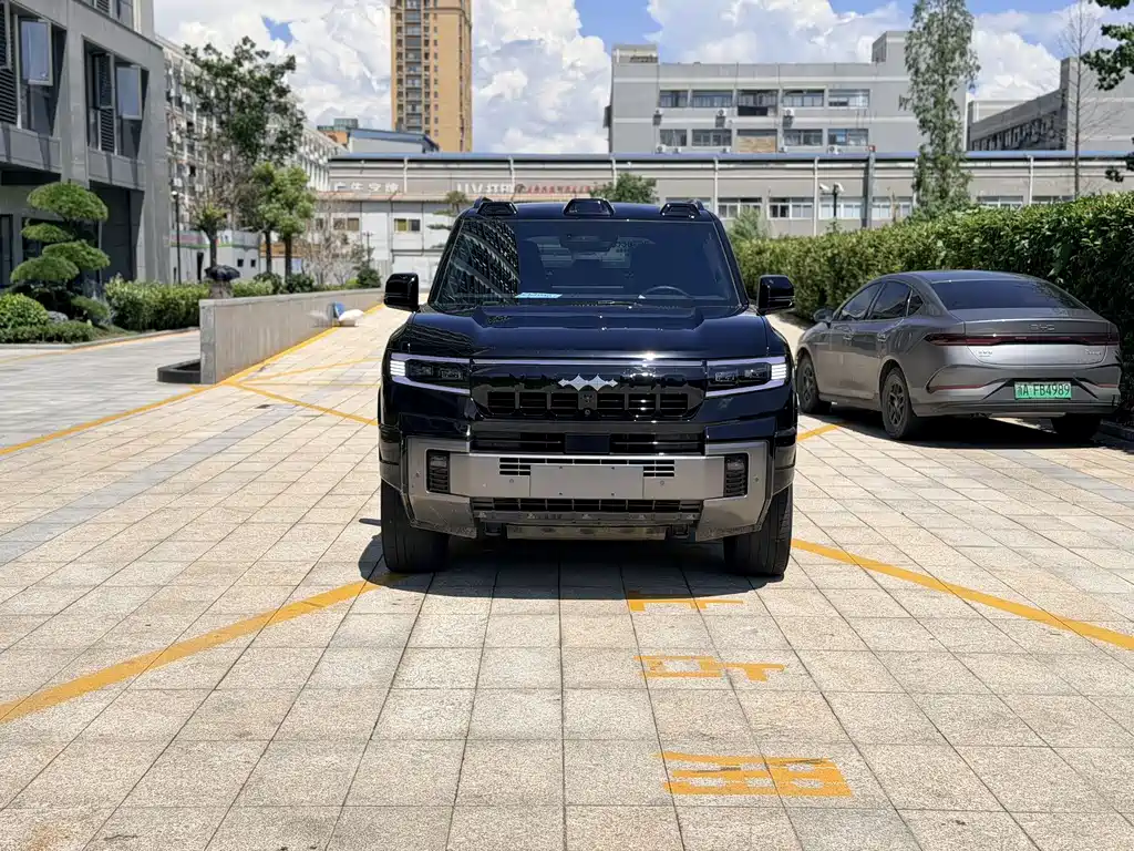 Fang Cheng Bao Leopard 8 2025