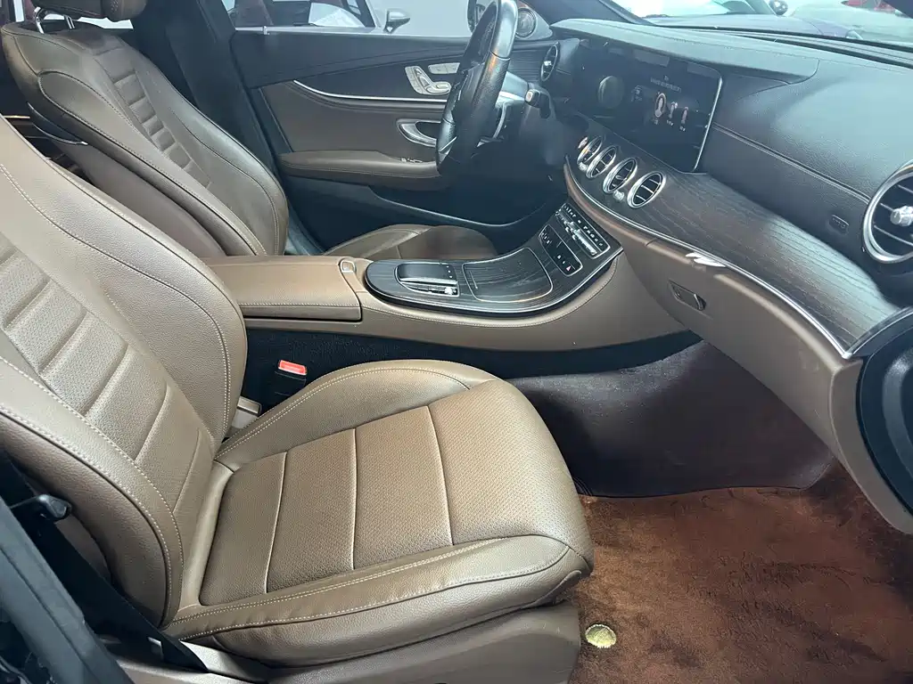 Mercedes-Benz E-Class 2020 — фото 12