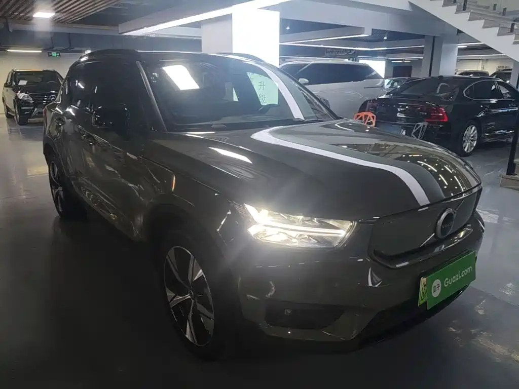 Volvo XC40 NEV 2021 — фото 4