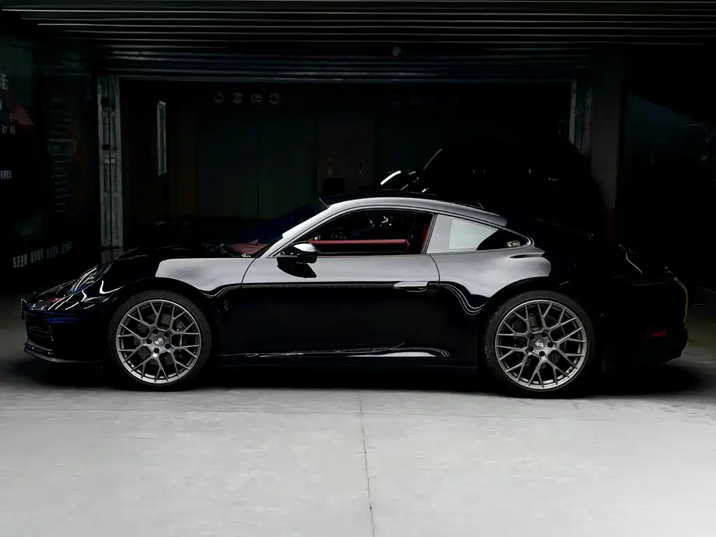 Porsche 911 2025