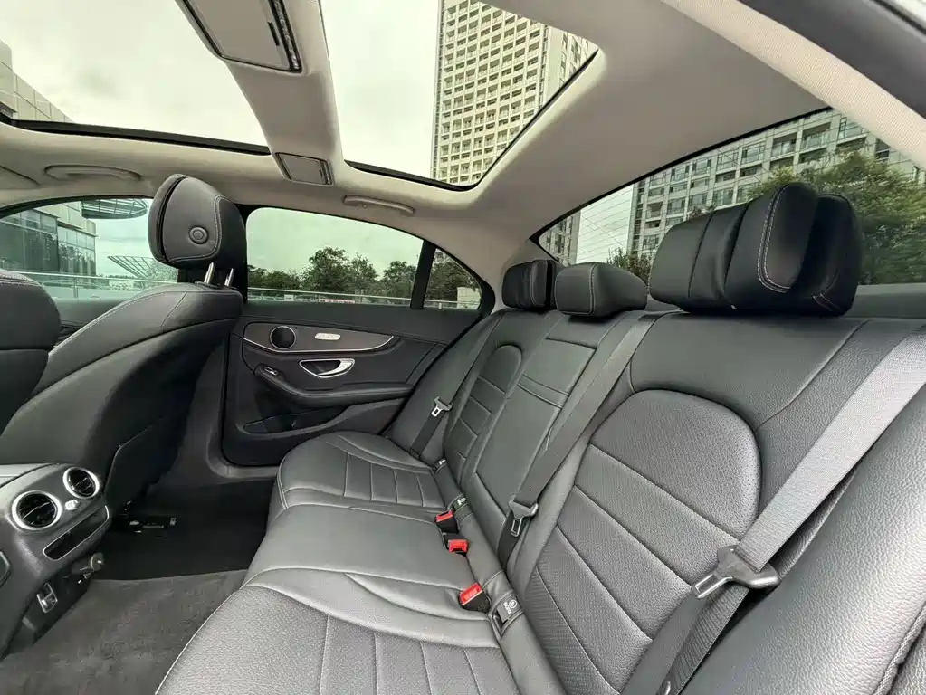 Mercedes-Benz C-Class 2020 — фото 19