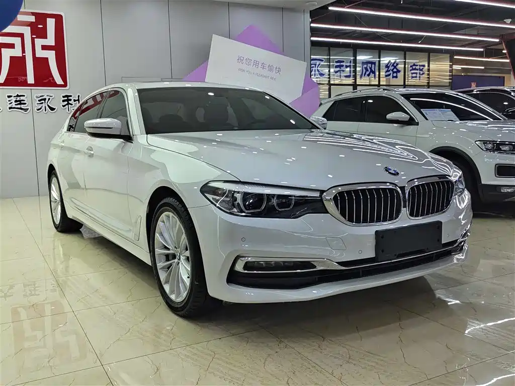 BMW 5 Series 2019 — фото 3