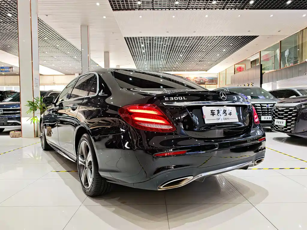 Mercedes-Benz E-Class 2018 — фото 15