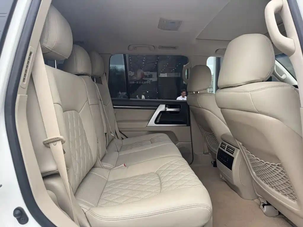Toyota Land Cruiser 2019 — фото 10