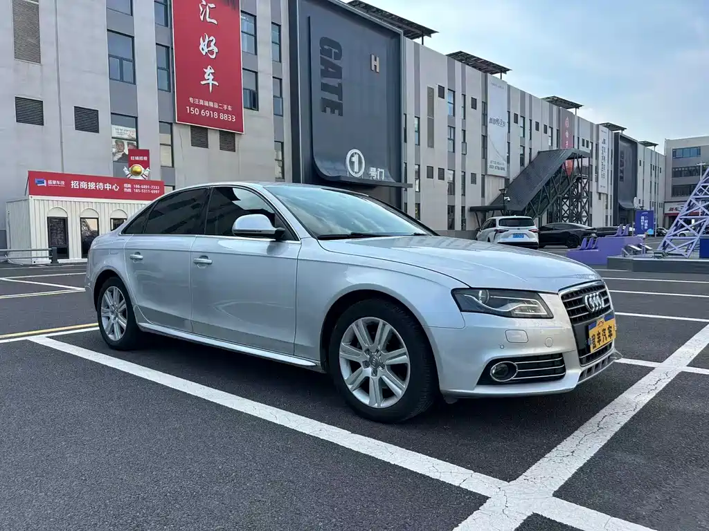 Audi A4L 2011