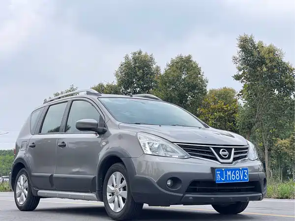 Nissan Livina 2013