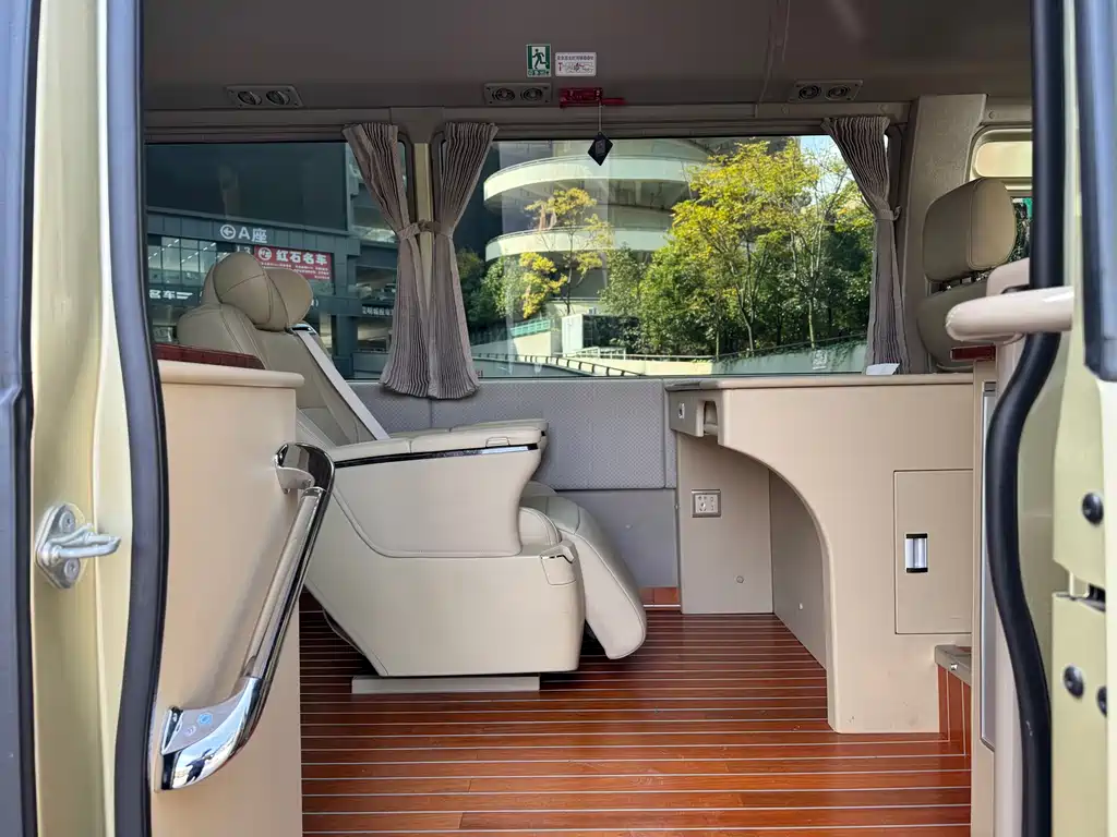 Toyota Coaster 2023 — фото 10