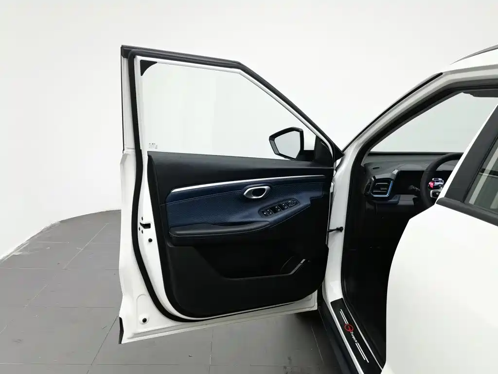 GAC Trumpchi GS3 2025 — фото 8