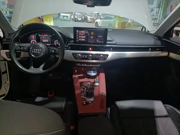 Audi A4L 2020