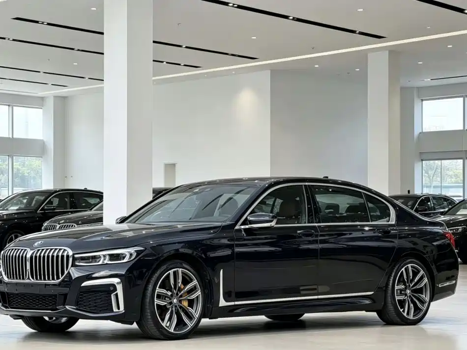 BMW 7 Series 2018 — фото 1