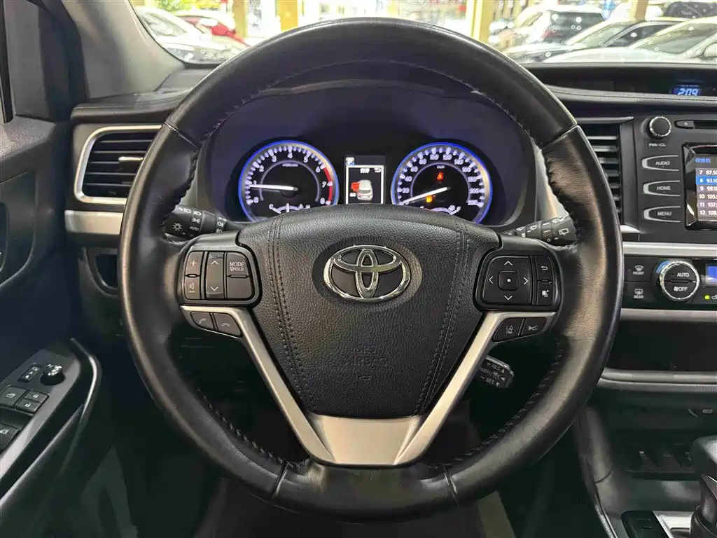 Toyota Highlander 2020 — фото 10