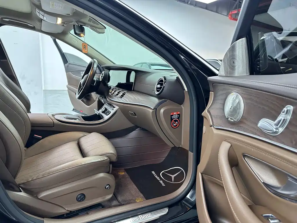Mercedes-Benz E-Class 2021 — фото 16