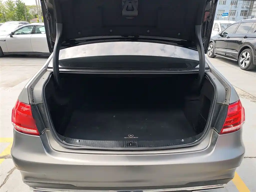 Mercedes-Benz E-Class 2015 — фото 19