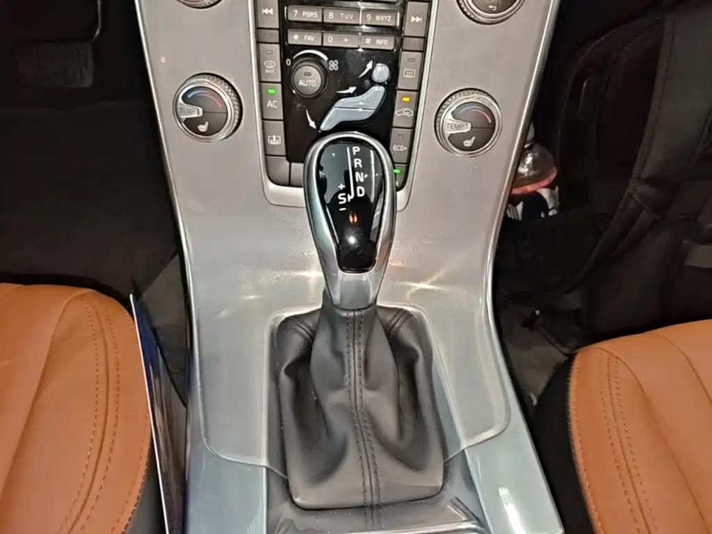 Volvo S60 2017 — фото 14