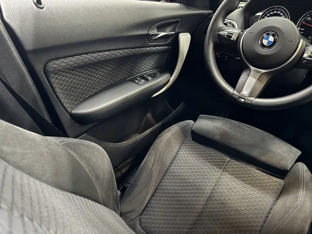 BMW 1 Series 2018 — фото 17